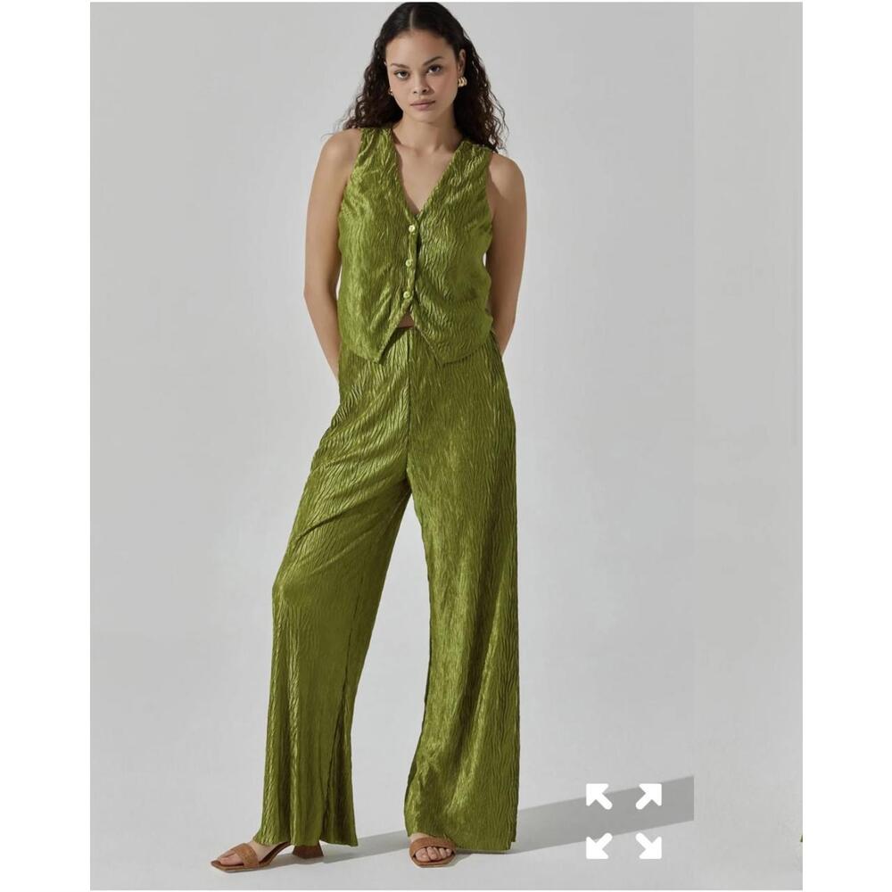 ASTR Wide Leg Plisse Pants